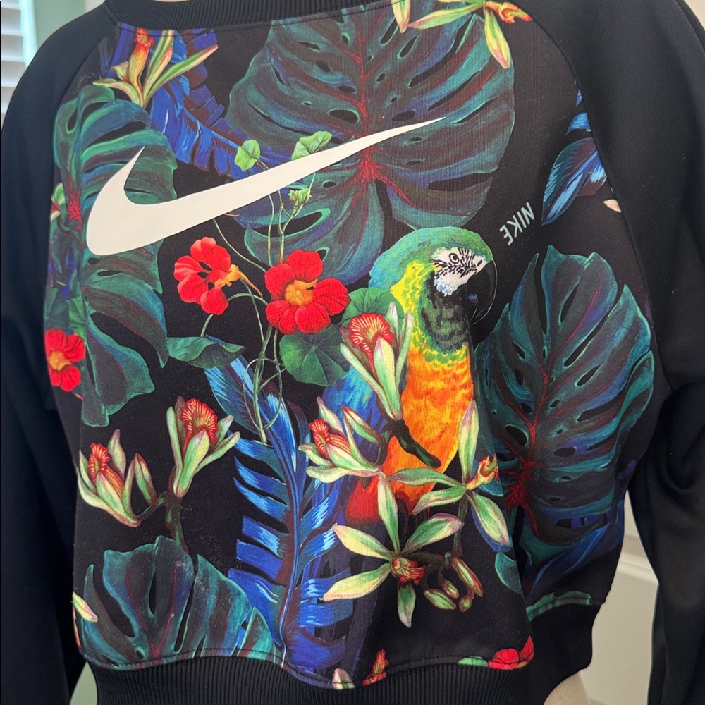 Nike Black Sweatshirt with Tropical Print - Picture 3 of 8